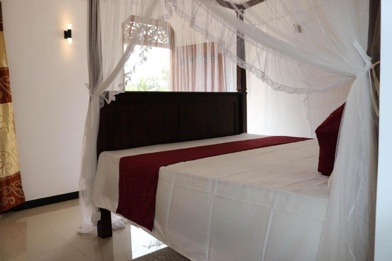 Masith Guest House Unawatuna Esterno foto