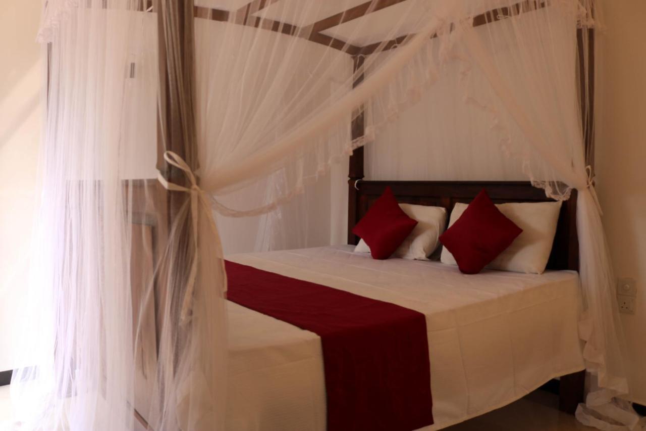 Masith Guest House Unawatuna Esterno foto